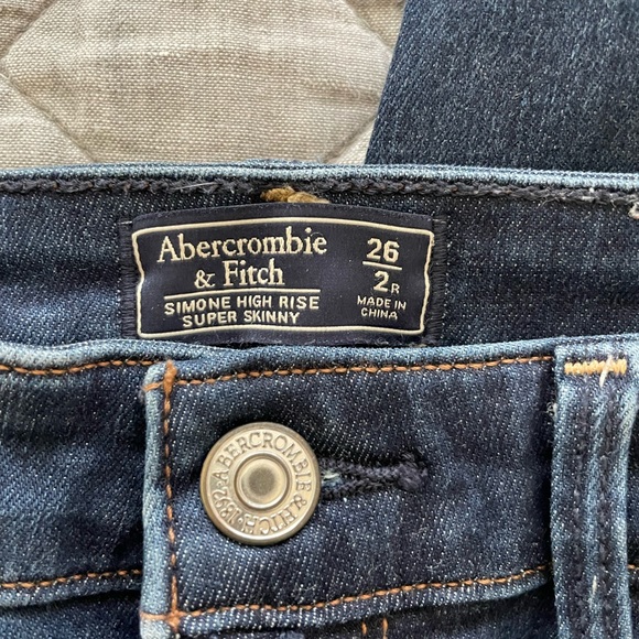 Abercrombie High Rise Skinny Jeans - Picture 3 of 4